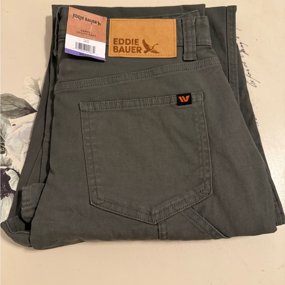 Eddie Bauer Men's Canvas Utility Pant - Picture 6 of 6